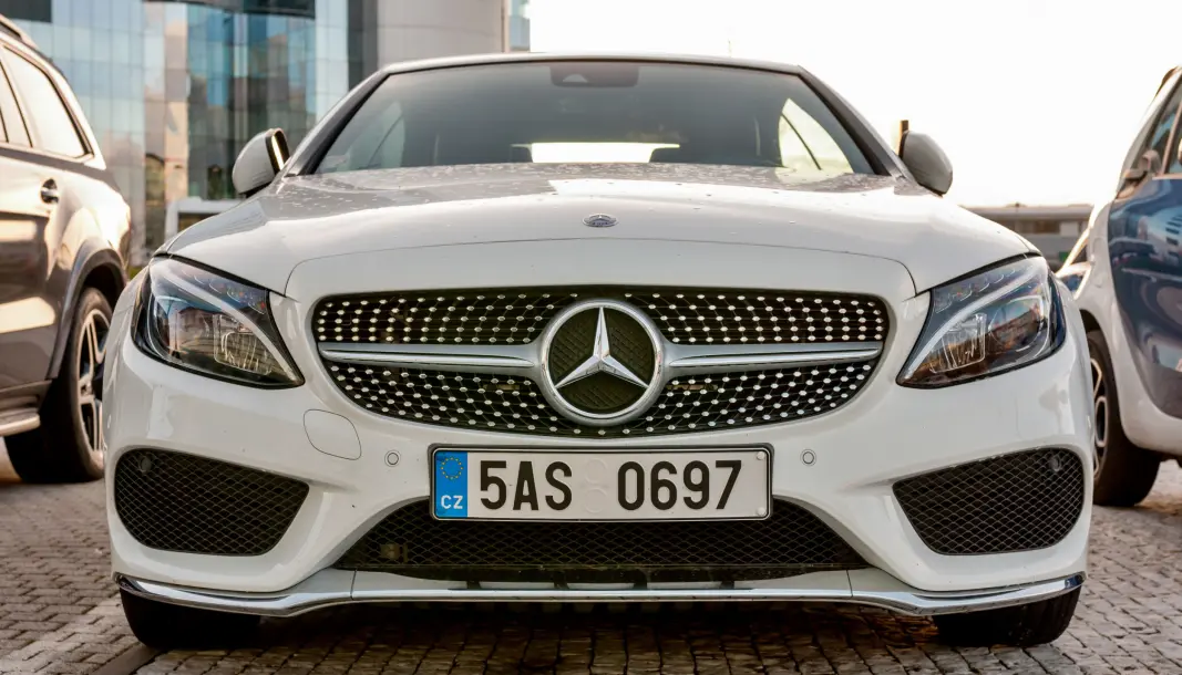 TAPTE ALT: Bilkunden solgte en Mercedes C200 til bilbutikken. TAPTE ALT: Bilkunden solgte en Mercedes C200 til bilbutikken.