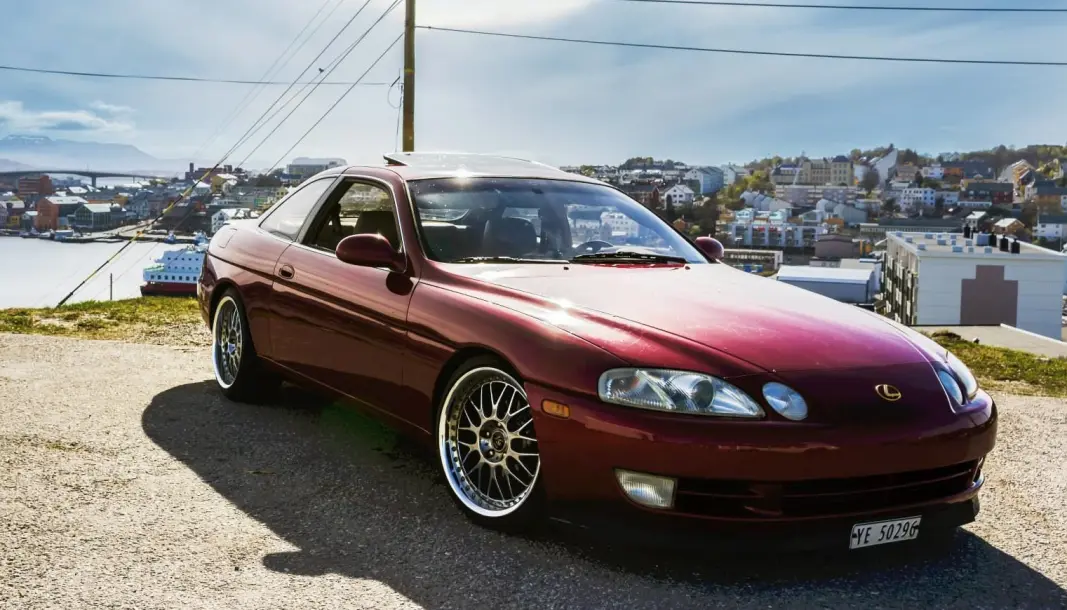 <span class="font-weight-bold" data-lab-font_weight_desktop="font-weight-bold">VELDREID: </span>Lexus SC400 var svært moderne da den om på midten av 1990-tallet. Nå har den for lengst blitt en kultbil, spesielt i USA. I Norge tar Eskild loen vare på ett av fem eksemplarer. <span class="font-weight-bold" data-lab-font_weight_desktop="font-weight-bold">VELDREID: </span>Lexus SC400 var svært moderne da den om på midten av 1990-tallet. Nå har den for lengst blitt en kultbil, spesielt i USA. I Norge tar Eskild loen vare på ett av fem eksemplarer.
