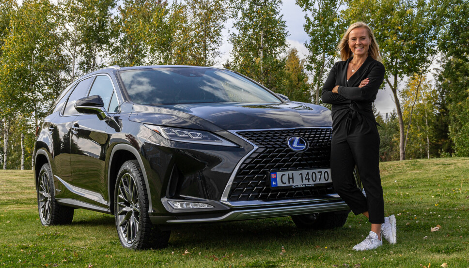 HELT HELENE: TV2 Senkveld-programleder Helene Olafsen er tidligere profesjonell snowboard-kjører i den mest krevende grenen «snøbrettcross». I høst signerte hun avtale som «ambassadør» for Lexus.