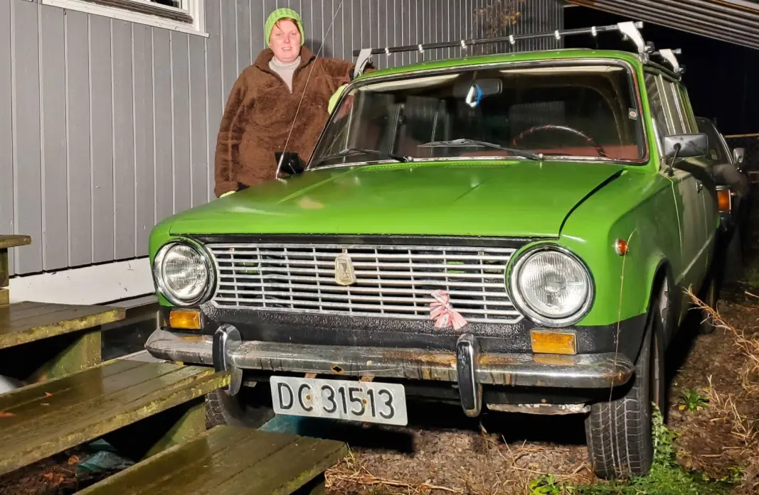 <span class="font-weight-bold" data-lab-font_weight_desktop="font-weight-bold">BRUKSKUNST: </span>Heidi Skau ser Lada som et alternativ for damer – og mannfolk – som kan klare seg med et røft transportmiddel som er alt annet enn jålete. <span class="font-weight-bold" data-lab-font_weight_desktop="font-weight-bold">BRUKSKUNST: </span>Heidi Skau ser Lada som et alternativ for damer – og mannfolk – som kan klare seg med et røft transportmiddel som er alt annet enn jålete.