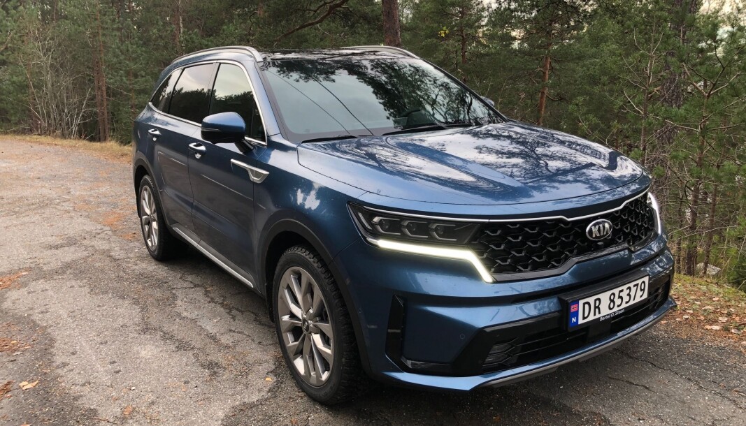 <span class=" font-weight-bold" data-lab-font_weight_desktop="font-weight-bold">EN AV FÅ:</span> Den ladbare versjonen av Kia Sorento kommer med reservehjul. Det samme gjør konsernsøsken Hyundai Santa Fe. <span class=" font-weight-bold" data-lab-font_weight_desktop="font-weight-bold">EN AV FÅ:</span> Den ladbare versjonen av Kia Sorento kommer med reservehjul. Det samme gjør konsernsøsken Hyundai Santa Fe.
