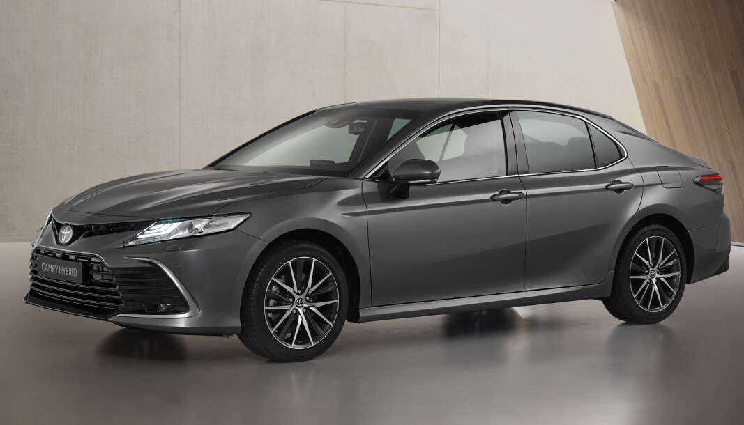 DISKRÉT: Bare de største Toyota-entusiastene ser faceliften på Camry. DISKRÉT: Bare de største Toyota-entusiastene ser faceliften på Camry.