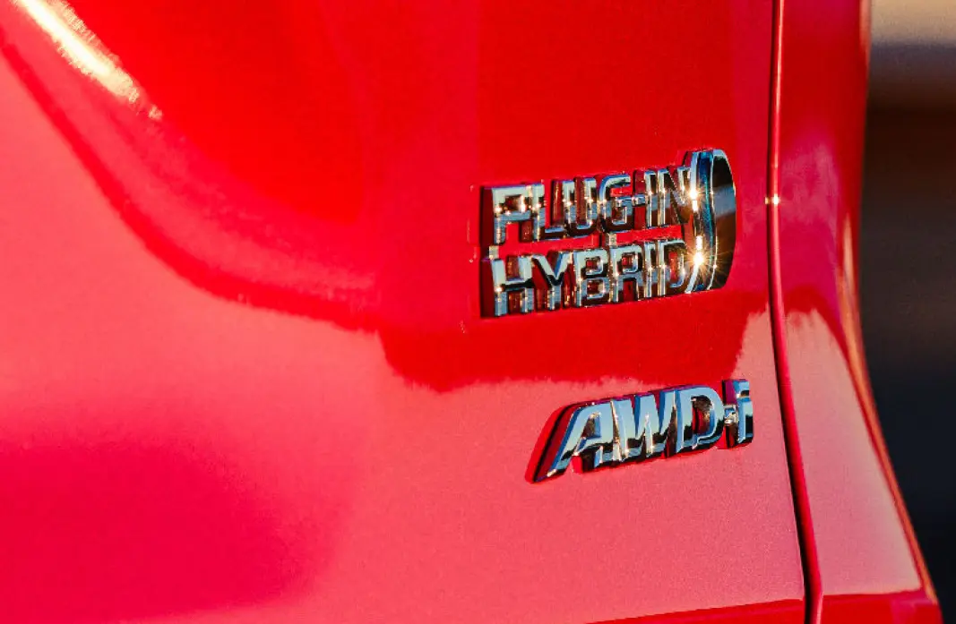 FOLKEFAVORITTEN: Toyota RAV4 som ladehybrid står høyt på lista hos norske bilkjøpere. FOLKEFAVORITTEN: Toyota RAV4 som ladehybrid står høyt på lista hos norske bilkjøpere.