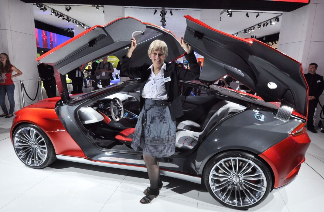 <span class="font-weight-bold" data-lab-font_weight_desktop="font-weight-bold">TENKEBOKSEN:</span> Anne Sønsteby med konseptbilen Evios i 2010, en stund før Ford begynte å pønske på å elektrifisere Mustang-navnet. <span class="font-weight-bold" data-lab-font_weight_desktop="font-weight-bold">TENKEBOKSEN:</span> Anne Sønsteby med konseptbilen Evios i 2010, en stund før Ford begynte å pønske på å elektrifisere Mustang-navnet.