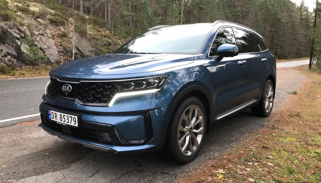 ROS: Kia Sorento i ladbar utgave, er en bedre bil enn RAV4, mener svenske eksperter. ROS: Kia Sorento i ladbar utgave, er en bedre bil enn RAV4, mener svenske eksperter.