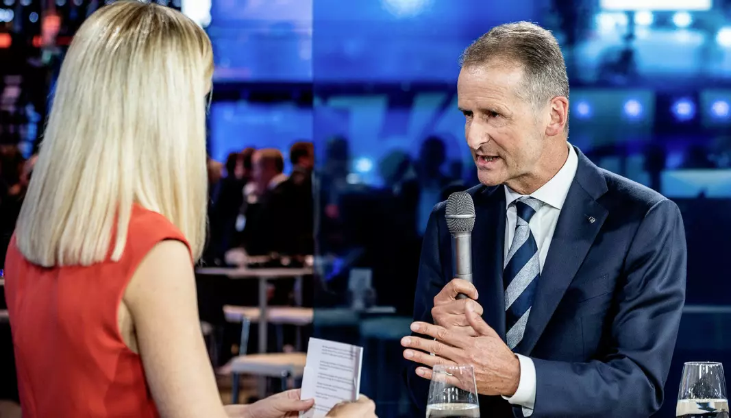 NÅ SKAL DU HØRE…: VWs konsernsjef Herbert Diess intervjuet under lansering av ID.3.