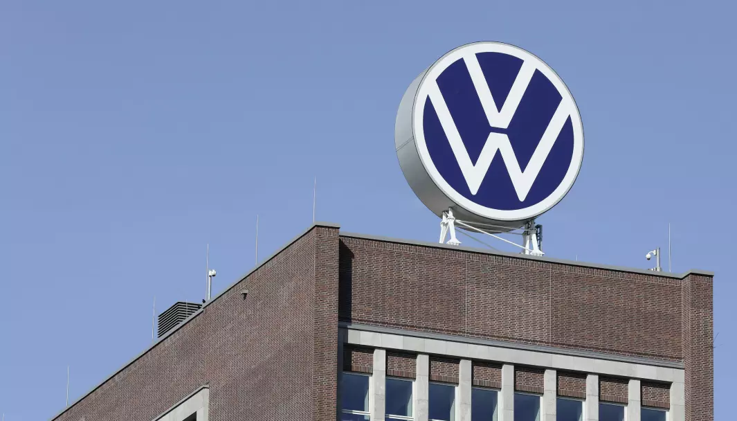 NYE TIDER: Den nye logoen på den ikoniske VW-bygningen i Wolfsburg.