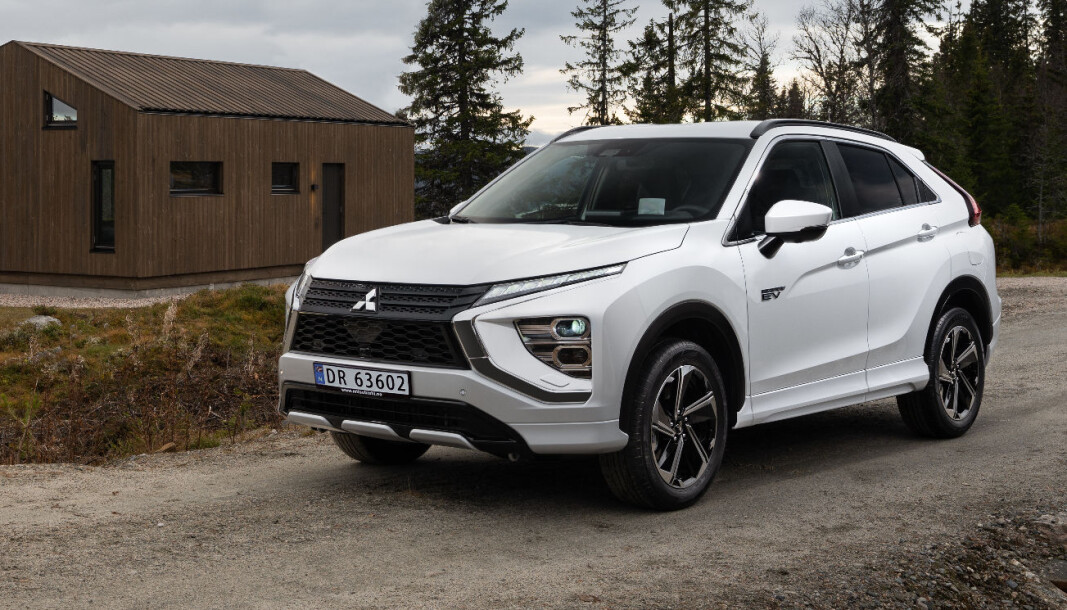 OMBYGG: Det er en klart modifisert Eclipse Cross som nå kommer i salg som ladehybrid. OMBYGG: Det er en klart modifisert Eclipse Cross som nå kommer i salg som ladehybrid.