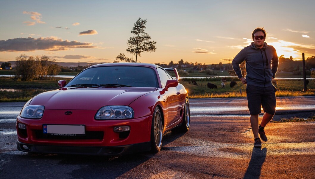<span class="font-weight-bold" data-lab-font_weight_desktop="font-weight-bold">SUPRA I SOLNEDGANG: </span>Jarle Christensen tror verdivurderingene av Supra vil fortsette å skyte fart, og priser seg lykkelig over å ha sikret seg et pent eksemplar. <span class="font-weight-bold" data-lab-font_weight_desktop="font-weight-bold">SUPRA I SOLNEDGANG: </span>Jarle Christensen tror verdivurderingene av Supra vil fortsette å skyte fart, og priser seg lykkelig over å ha sikret seg et pent eksemplar.