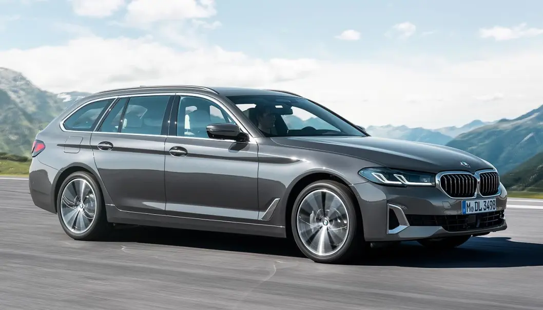 <span class=" font-weight-bold" data-lab-font_weight_desktop="font-weight-bold">AVANSERT: </span>Et av de mer kompliserte eksemplene på premium-modellnavn er denne: BMW 530e xDrive Touring eDrive MSport. <span class=" font-weight-bold" data-lab-font_weight_desktop="font-weight-bold">AVANSERT: </span>Et av de mer kompliserte eksemplene på premium-modellnavn er denne: BMW 530e xDrive Touring eDrive MSport.