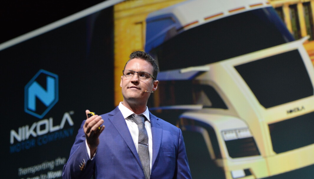 I RAMPELYSET: Trevor Milton på scenen under Zero-konferansen i Oslo i 2017. Han fortalte om en forretningsmodell basert på leasing, og at Nikola nå hadde forhåndsbestillinger for 6,5 milliarder dollar. I RAMPELYSET: Trevor Milton på scenen under Zero-konferansen i Oslo i 2017. Han fortalte om en forretningsmodell basert på leasing, og at Nikola nå hadde forhåndsbestillinger for 6,5 milliarder dollar.