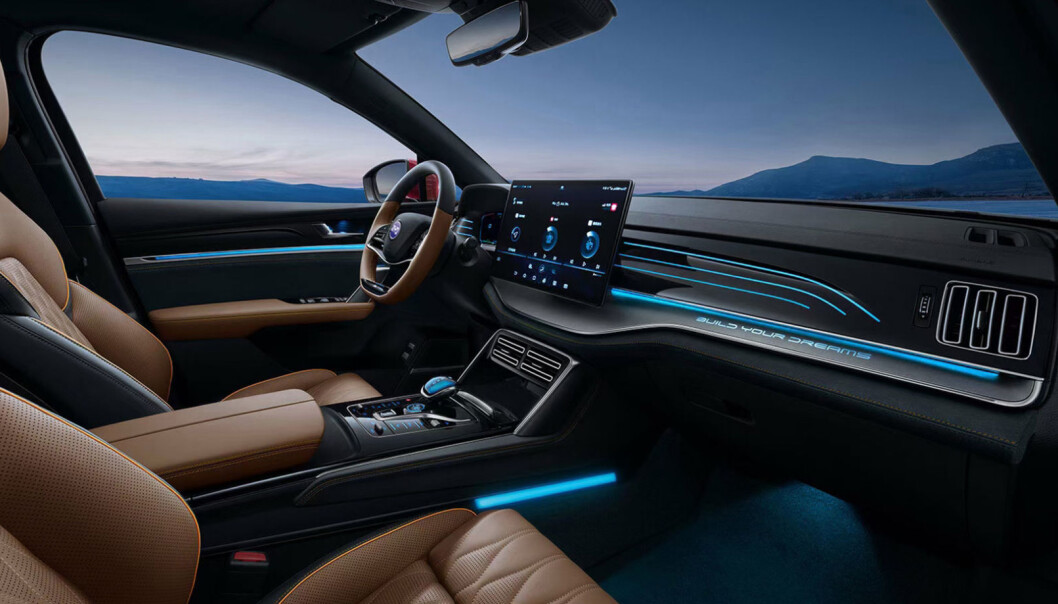 TIDSRIKTIG: Spesifikasjonene på den store SUV-en Tang EV fra BYD minner om Audi e-tron, men til en lavere pris. Den store skjermen kan dreies - loddrett/ vannrett. TIDSRIKTIG: Spesifikasjonene på den store SUV-en Tang EV fra BYD minner om Audi e-tron, men til en lavere pris. Den store skjermen kan dreies - loddrett/ vannrett.