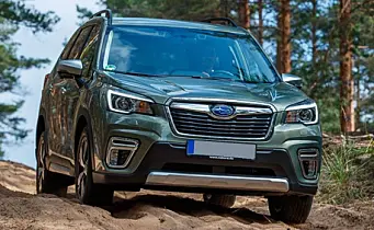 <span class="font-weight-bold" data-lab-font_weight_desktop="font-weight-bold">HUMPETITTEN:</span> Fronten på Subaru Forester er et velkjent tryne på norske veier – og kjerreveier. <span class="font-weight-bold" data-lab-font_weight_desktop="font-weight-bold">HUMPETITTEN:</span> Fronten på Subaru Forester er et velkjent tryne på norske veier – og kjerreveier.