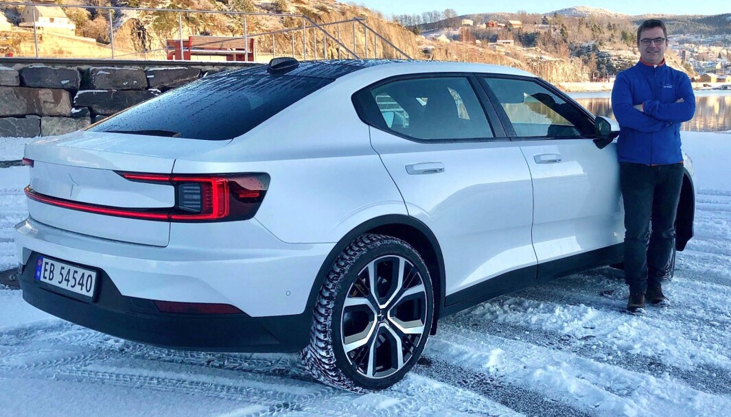 <span class="font-weight-bold" data-lab-font_weight_desktop="font-weight-bold">RESERVE-PORSCHE: </span>Porsche-elsker Ivar Thomle Hoelsæter har gitt innsmett til Polestar 2 blant sine tre, klassiske Porsche-modeller. <span class="font-weight-bold" data-lab-font_weight_desktop="font-weight-bold">RESERVE-PORSCHE: </span>Porsche-elsker Ivar Thomle Hoelsæter har gitt innsmett til Polestar 2 blant sine tre, klassiske Porsche-modeller.