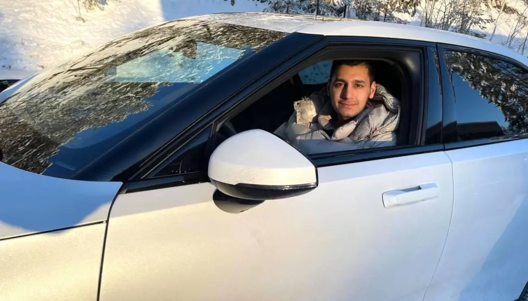 <span class="font-weight-bold" data-lab-font_weight_desktop="font-weight-bold">KIKKHULL:</span> Robin Singh mener nye Polestar 2 er et vindu mot ny teknologi. Han mener også kvaliteten forbikjører Tesla. <span class="font-weight-bold" data-lab-font_weight_desktop="font-weight-bold">KIKKHULL:</span> Robin Singh mener nye Polestar 2 er et vindu mot ny teknologi. Han mener også kvaliteten forbikjører Tesla.