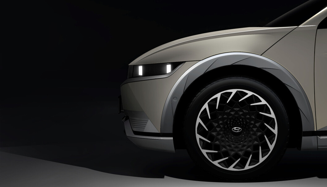 <span class="font-weight-bold" data-lab-font_weight_desktop="font-weight-bold">20 TOMMER:</span> IONIQ5 er første elbil fra Hyundai som kan leveres med 20 tommers felger. <span class="font-weight-bold" data-lab-font_weight_desktop="font-weight-bold">20 TOMMER:</span> IONIQ5 er første elbil fra Hyundai som kan leveres med 20 tommers felger.