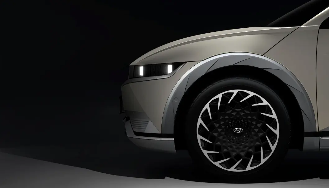 <span class="font-weight-bold" data-lab-font_weight_desktop="font-weight-bold">20 TOMMER:</span> IONIQ5 er første elbil fra Hyundai som kan leveres med 20 tommers felger. <span class="font-weight-bold" data-lab-font_weight_desktop="font-weight-bold">20 TOMMER:</span> IONIQ5 er første elbil fra Hyundai som kan leveres med 20 tommers felger.
