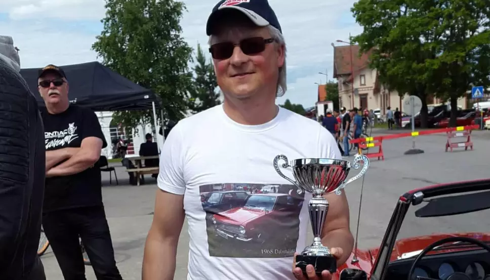 PREMIEVINNER: Hans Petter Skulstad vokste opp med Datsun og har vunnet flere priser på biltreff for sin sjeldne Fairlady fra 1969.