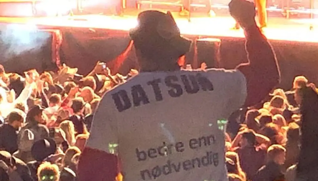 <span class="font-weight-bold" data-lab-font_weight_desktop="font-weight-bold">UTSTRÅLING: </span>Kjetil Rannstad går nødig på konsert uten den hjemmelagde t-skjorta med påskriften «Datsun – bedre enn nødvendig». <span class="font-weight-bold" data-lab-font_weight_desktop="font-weight-bold">UTSTRÅLING: </span>Kjetil Rannstad går nødig på konsert uten den hjemmelagde t-skjorta med påskriften «Datsun – bedre enn nødvendig».