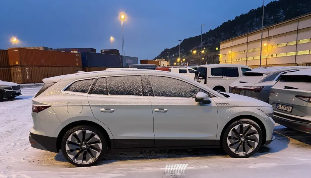 VENTETID: 25 Skoda Enyaq fotografert på Bækkelaget i Oslo i januar. I april leveres de første bilene til kundene. VENTETID: 25 Skoda Enyaq fotografert på Bækkelaget i Oslo i januar. I april leveres de første bilene til kundene.