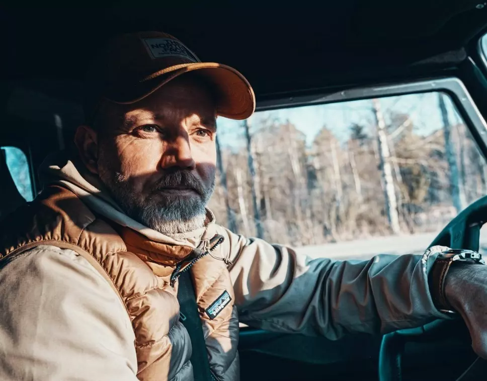 KOMMANDOBRO: Guy Haddeland bruker son Land Rover som utskytingsrampe for stadig nye ekspedisjoner gjennom samtlige sesonger.