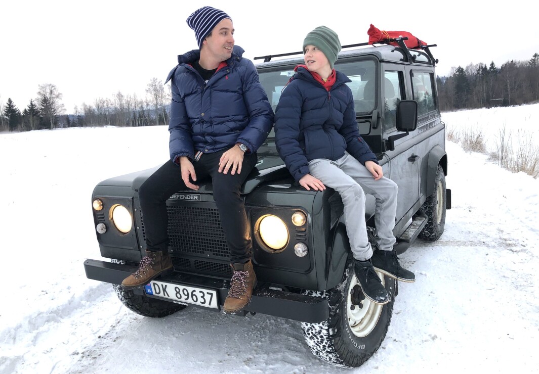 <span class="font-weight-bold" data-lab-font_weight_desktop="font-weight-bold">PANSERPAUSE:</span> Peter Ulrik Jebsen og sønnen Julian har delt mange turopplevelser opp gjennom oppveksten. Minstesønnen Jens var ikke tilstede da bildet ble tatt. <span class="font-weight-bold" data-lab-font_weight_desktop="font-weight-bold">PANSERPAUSE:</span> Peter Ulrik Jebsen og sønnen Julian har delt mange turopplevelser opp gjennom oppveksten. Minstesønnen Jens var ikke tilstede da bildet ble tatt.