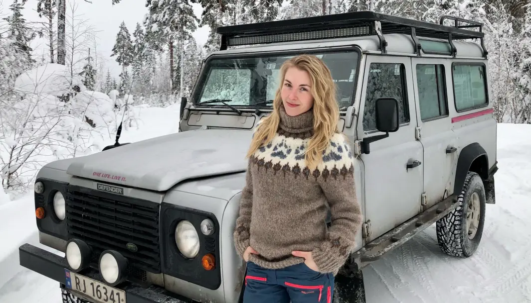 <span class="font-weight-bold" data-lab-font_weight_desktop="font-weight-bold">INN FRA SIDEN:</span> Stine Karlsen tror på fortsatt fin flyt av rekruttering til Land Rover-miljøet så lenge bilene skiller seg tydelig fra de fleste moderne åk. <span class="font-weight-bold" data-lab-font_weight_desktop="font-weight-bold">INN FRA SIDEN:</span> Stine Karlsen tror på fortsatt fin flyt av rekruttering til Land Rover-miljøet så lenge bilene skiller seg tydelig fra de fleste moderne åk.