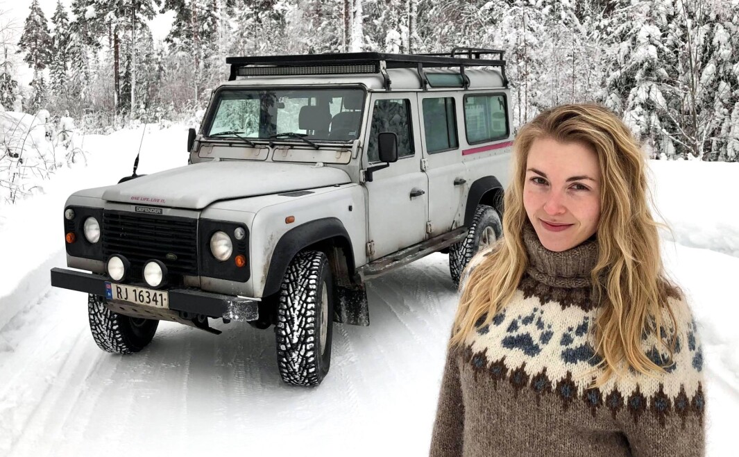 NORSK-BRITISK UNION: – Mer erkebritisk blir det vel ikke, sier Stine Karlsen om sin Defender – som er perfekt for en norsk vinter. NORSK-BRITISK UNION: – Mer erkebritisk blir det vel ikke, sier Stine Karlsen om sin Defender – som er perfekt for en norsk vinter.