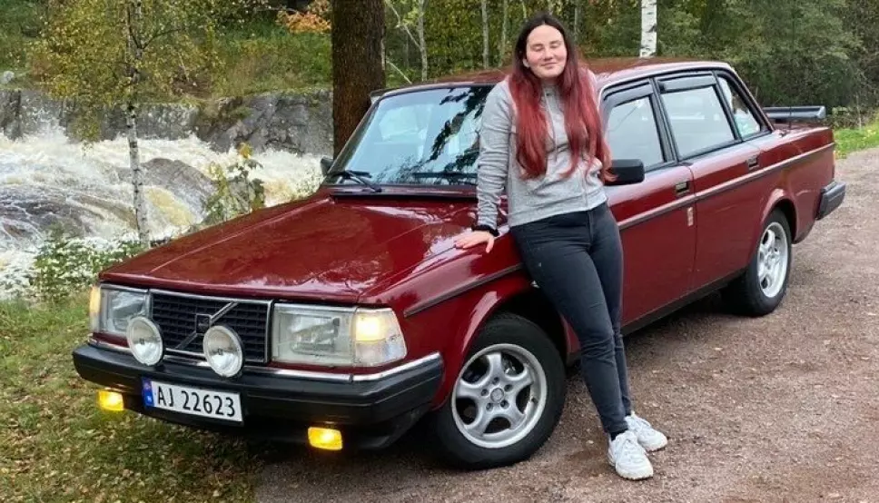 FOSSEKALLEN: 15-årige Josefine Malene Polland er tidlig ute som 240-eier og satser på mange fine år sammen med drømmedoningen.