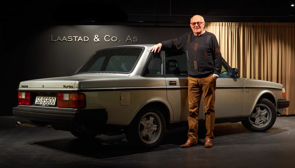 SCENESKIFTE: Bjarne Laastad mener 240 la grunnlag for Volvos suksess, også i Haugesund-distriktet, hvor stasjonsvognen (herregårdsvogn) var spesielt populær.. 240 Turbo inngår i bilsamlingen til Laastad Classics som etter hvert teller flere merker.