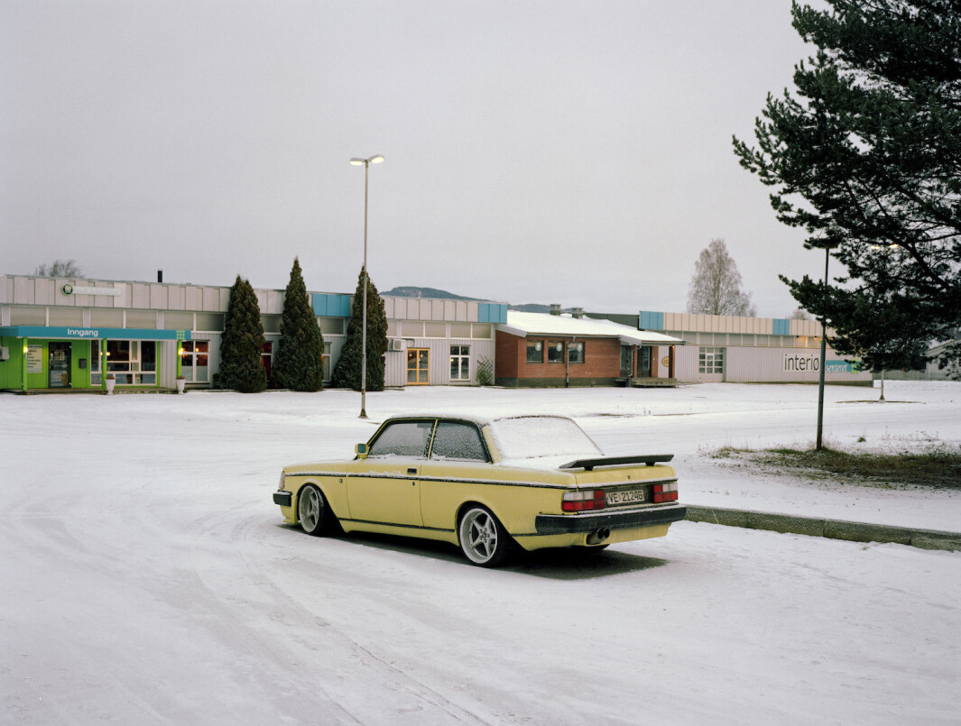<span class="font-weight-bold" data-lab-font_weight_desktop="font-weight-bold">VOLVSOM:</span> En hver Volvo gir voldsomt inntrykk når fotokunstner Helge Skodvin fanger den i sitt rette element: det norske landskapet. <span class="font-weight-bold" data-lab-font_weight_desktop="font-weight-bold">VOLVSOM:</span> En hver Volvo gir voldsomt inntrykk når fotokunstner Helge Skodvin fanger den i sitt rette element: det norske landskapet.