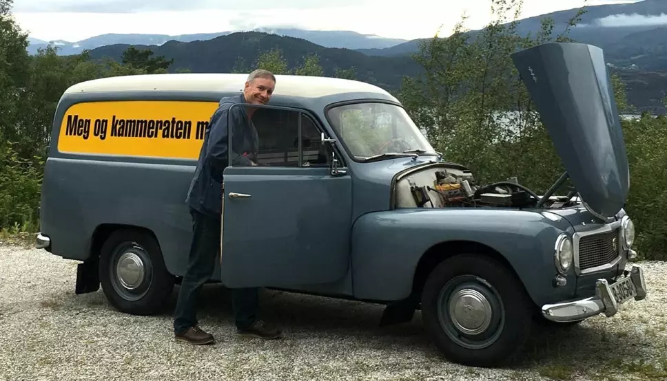 LANDEVEISKRYSSER: Martin Hagfors har latt musikerkarrieren styre veivalg og bruker ofte sin Volvo Duett til frakt av instrumenter.