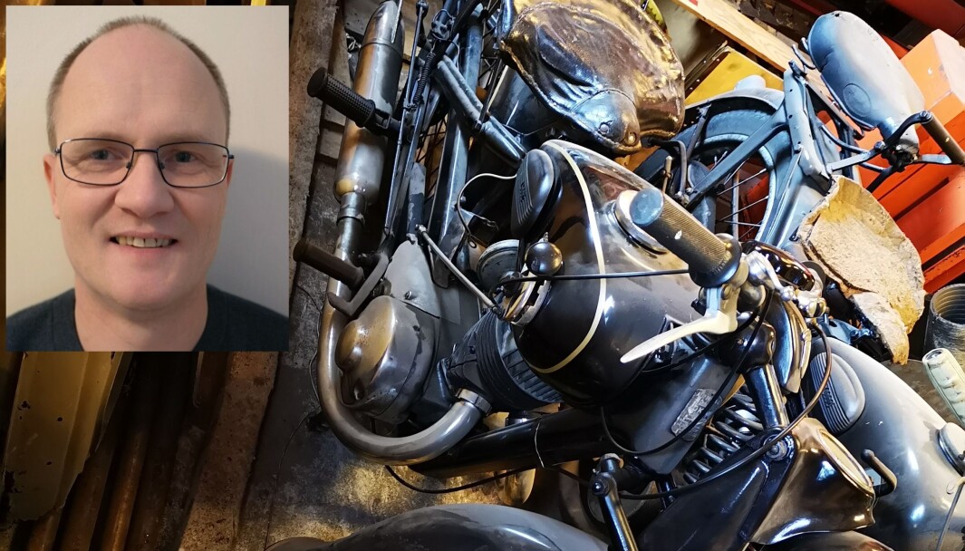 DROSJE?: Denne gamle motorsykkelen til Øystein Lone (innfelt) kan ha blitt forvekslet med Bergens-drosjene. DROSJE?: Denne gamle motorsykkelen til Øystein Lone (innfelt) kan ha blitt forvekslet med Bergens-drosjene.