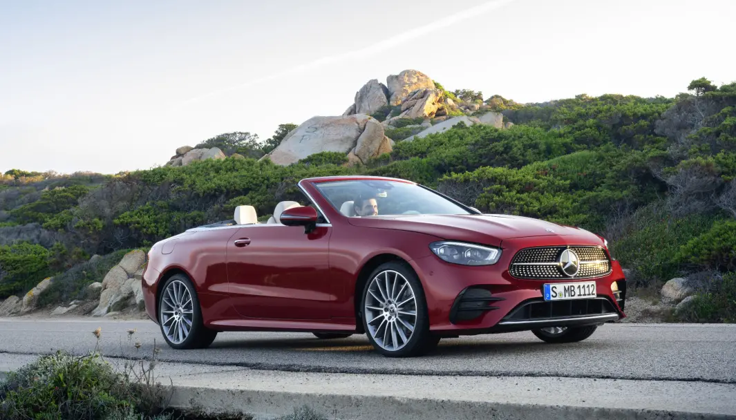 JA, TAK: E-klasse som cabriolet er bare en vinter og en vår unna. JA, TAK: E-klasse som cabriolet er bare en vinter og en vår unna.