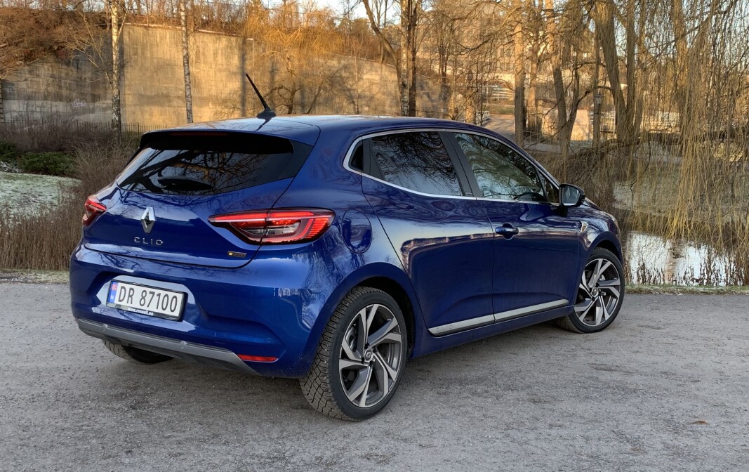 <span class=" font-weight-bold" data-lab-font_weight_desktop="font-weight-bold">NY SJANSE:</span> Den europeiske storselgeren Renault Clio har en ny mulighet også her i landet som hybrid. <span class=" font-weight-bold" data-lab-font_weight_desktop="font-weight-bold">NY SJANSE:</span> Den europeiske storselgeren Renault Clio har en ny mulighet også her i landet som hybrid.