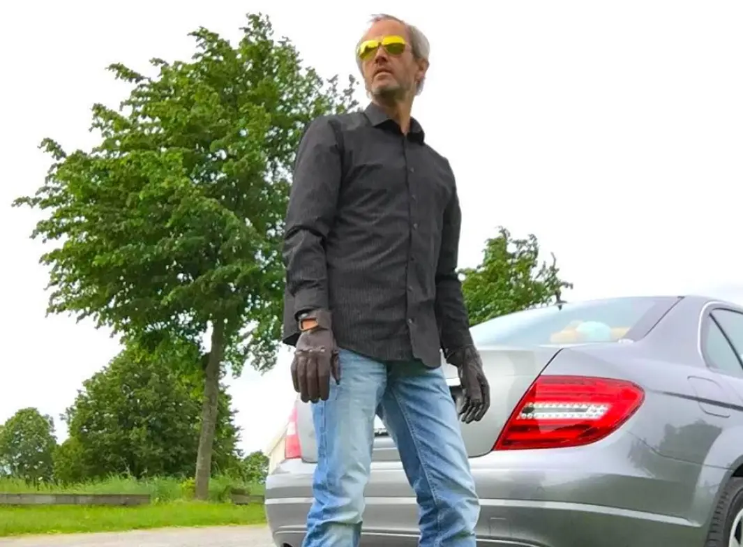 <span class="font-weight-bold" data-lab-font_weight_desktop="font-weight-bold">BAKMANN: </span>Harald Morten Utness tar ansvar for å misjonere Mercedes-religionen gjennom stadige innlegg i netfora – og som skribent for klubbmagasinet. <span class="font-weight-bold" data-lab-font_weight_desktop="font-weight-bold">BAKMANN: </span>Harald Morten Utness tar ansvar for å misjonere Mercedes-religionen gjennom stadige innlegg i netfora – og som skribent for klubbmagasinet.