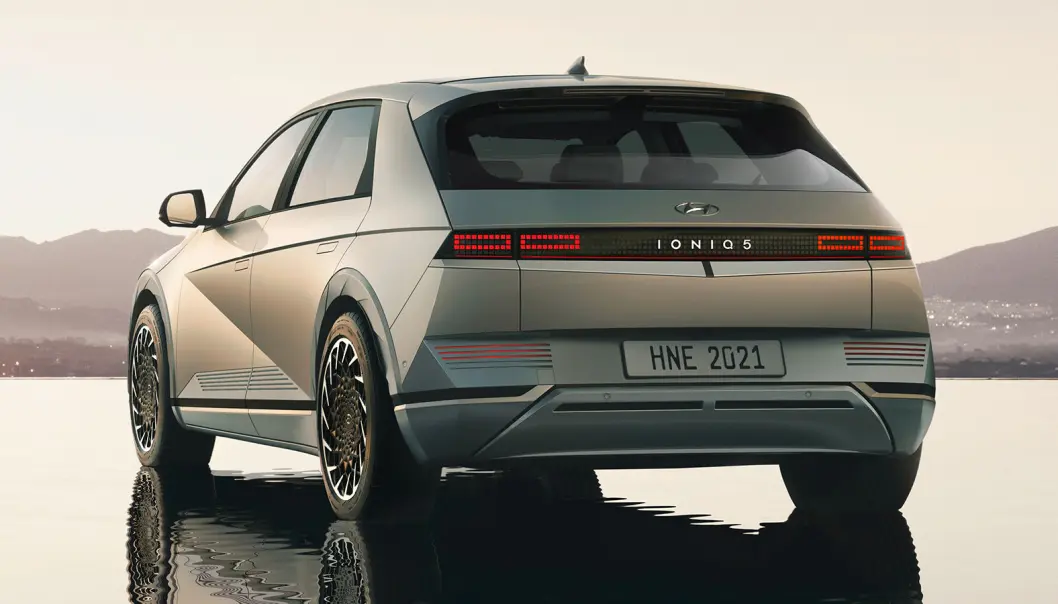 <span class=" font-weight-bold" data-lab-font_weight_desktop="font-weight-bold">PONNI? </span>Nei, noen pony-car à la Mustang mener vi ikke, men et designhint tilbake til Hyundais første europeiske modell - som het Pony. <span class=" font-weight-bold" data-lab-font_weight_desktop="font-weight-bold">PONNI? </span>Nei, noen pony-car à la Mustang mener vi ikke, men et designhint tilbake til Hyundais første europeiske modell - som het Pony.