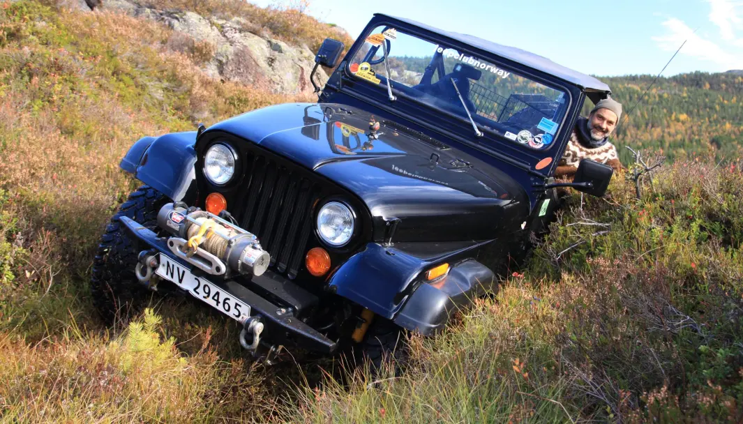 UT PÅ TUR: Oslo-mannen Petter Bernhardsen kan snart feire tre tiår som vokter av sin Jeep CJ7. UT PÅ TUR: Oslo-mannen Petter Bernhardsen kan snart feire tre tiår som vokter av sin Jeep CJ7.