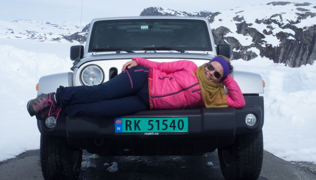 <span class="font-weight-bold" data-lab-font_weight_desktop="font-weight-bold">GRILLMENNESKER: </span>Bjørn Tore Haugen og Silje Wiik bruker Jeep Wrangler som brekkstang for trivelige turer med hyggelige turbilder. <span class="font-weight-bold" data-lab-font_weight_desktop="font-weight-bold">GRILLMENNESKER: </span>Bjørn Tore Haugen og Silje Wiik bruker Jeep Wrangler som brekkstang for trivelige turer med hyggelige turbilder.