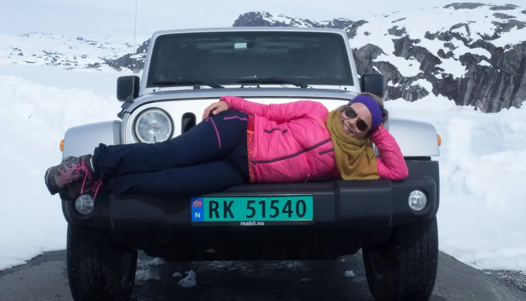 <span class="font-weight-bold" data-lab-font_weight_desktop="font-weight-bold">GRILLMENNESKER: </span>Bjørn Tore Haugen og Silje Wiik bruker Jeep Wrangler som brekkstang for trivelige turer med hyggelige turbilder. <span class="font-weight-bold" data-lab-font_weight_desktop="font-weight-bold">GRILLMENNESKER: </span>Bjørn Tore Haugen og Silje Wiik bruker Jeep Wrangler som brekkstang for trivelige turer med hyggelige turbilder.
