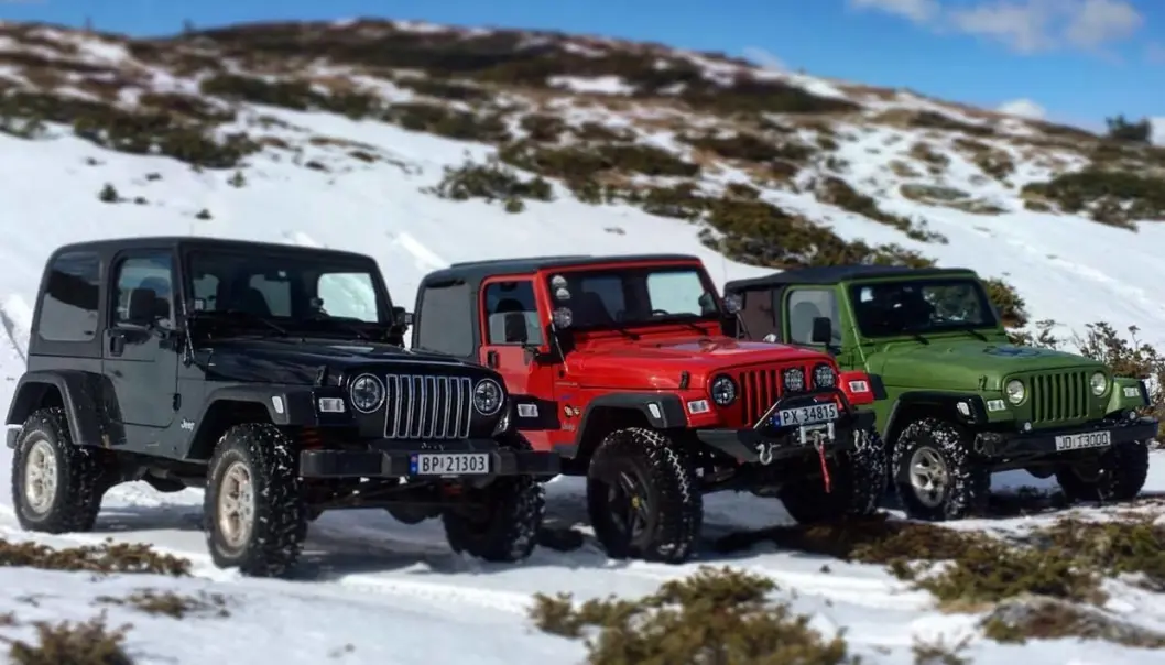 <span class="font-weight-bold" data-lab-font_weight_desktop="font-weight-bold">TRESPANN: </span>På Jeep-treff møtes likesinnede, enkelte ganger også med nærmest like biler. Olav Kronborg har gjort utallige, små oppgraderinger på sin sorte Wrangler. <span class="font-weight-bold" data-lab-font_weight_desktop="font-weight-bold">TRESPANN: </span>På Jeep-treff møtes likesinnede, enkelte ganger også med nærmest like biler. Olav Kronborg har gjort utallige, små oppgraderinger på sin sorte Wrangler.