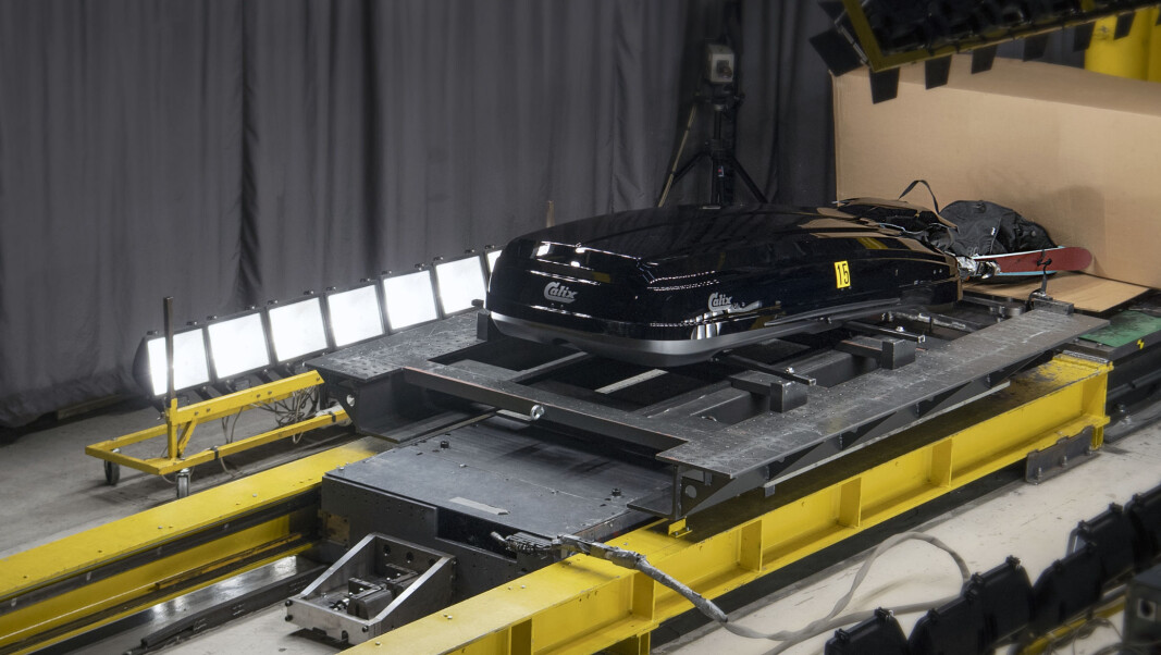 <span class=" font-weight-bold" data-lab-font_weight_desktop="font-weight-bold">PÅSKEFERIEBAGASJE:</span> Boksene i testen var pakket med fire par ski og to bag-er med sandsekker for å simulere ønsket vekt. <span class=" font-weight-bold" data-lab-font_weight_desktop="font-weight-bold">PÅSKEFERIEBAGASJE:</span> Boksene i testen var pakket med fire par ski og to bag-er med sandsekker for å simulere ønsket vekt.