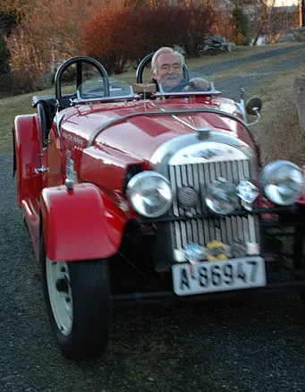 <span class="font-weight-bold" data-lab-font_weight_desktop="font-weight-bold">TUT OG KJØR:</span> Tilsammen har Knut Hallan kjørt Morgan en distanse som muligens kan tilsvare turen herfra til planeten Mars. <span class="font-weight-bold" data-lab-font_weight_desktop="font-weight-bold">TUT OG KJØR:</span> Tilsammen har Knut Hallan kjørt Morgan en distanse som muligens kan tilsvare turen herfra til planeten Mars.