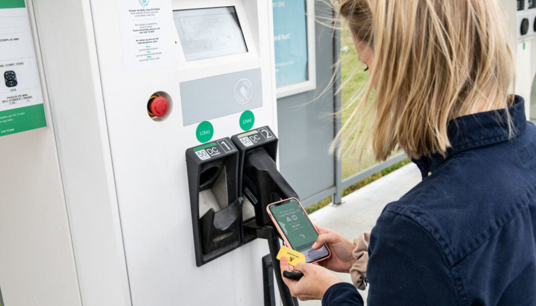 KOMMER TIL KORT: Mange elbilister har irritert seg over kompliserte løsninger for hurtiglading. KOMMER TIL KORT: Mange elbilister har irritert seg over kompliserte løsninger for hurtiglading.