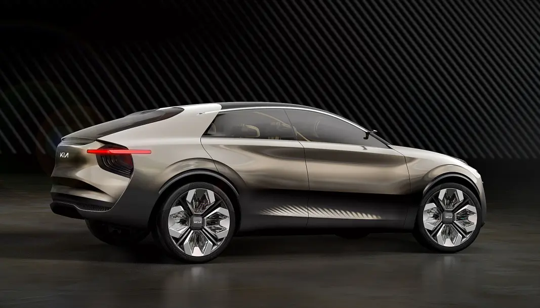 NÆRMER SEG: Kias kommende elbil, EV6, bil basere seg på denne konseptbilen, kalt «imagine by Kia». Den skal følge opp det som er blitt en tradisjon med design i sentrum. NÆRMER SEG: Kias kommende elbil, EV6, bil basere seg på denne konseptbilen, kalt «imagine by Kia». Den skal følge opp det som er blitt en tradisjon med design i sentrum.