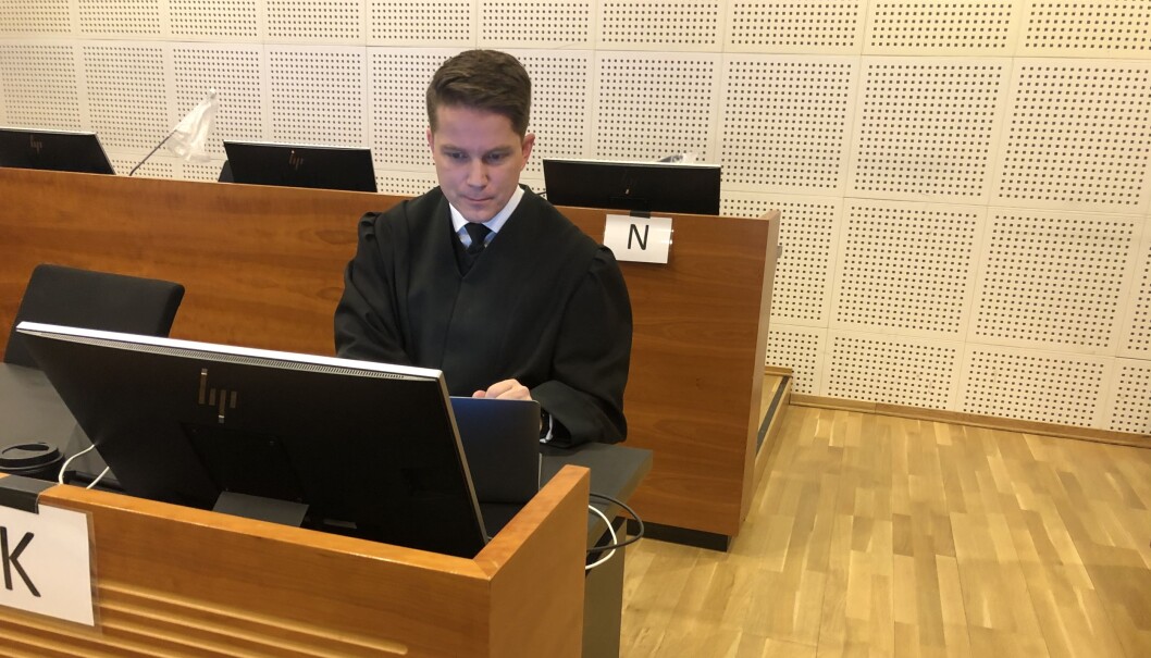 <span class=" font-weight-bold" data-lab-font_weight_desktop="font-weight-bold">KRITISK:</span> Sven Jarle Knolls forsvarer, advokat Olle Nohlin. <span class=" font-weight-bold" data-lab-font_weight_desktop="font-weight-bold">KRITISK:</span> Sven Jarle Knolls forsvarer, advokat Olle Nohlin.