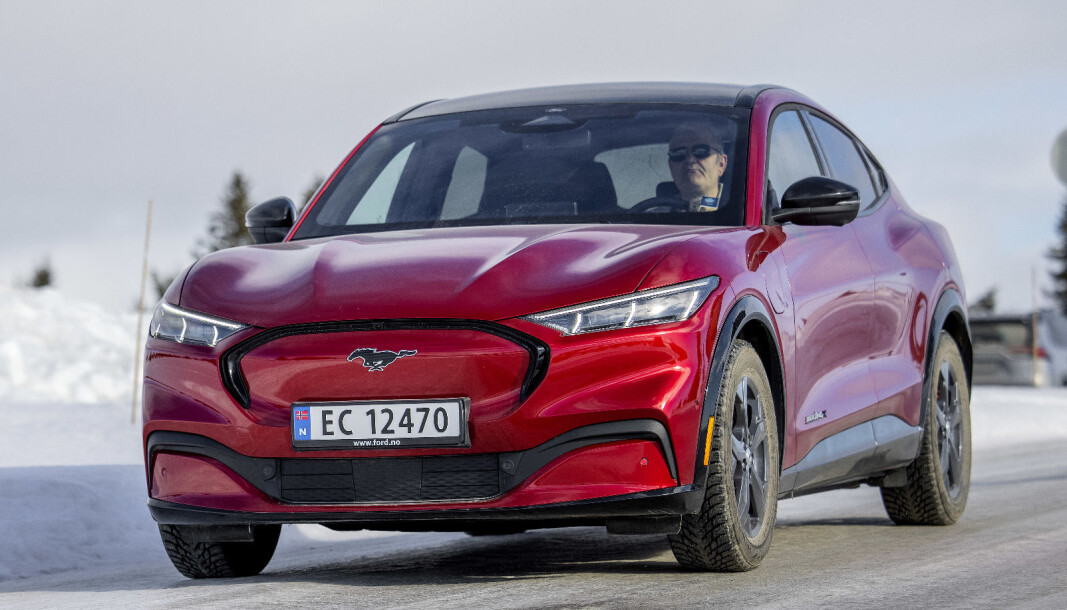 FERSK FORD: Ford Mustang Mach-E med firehjulsdrift. FERSK FORD: Ford Mustang Mach-E med firehjulsdrift.
