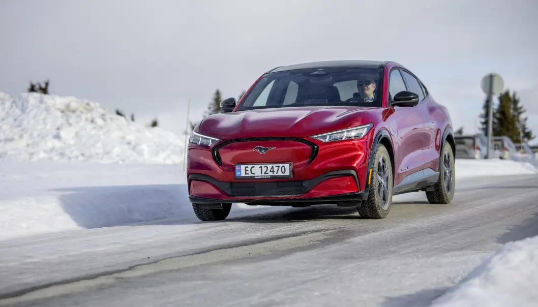 DRØYER: Mange Mustang Mach-E-eiere venter utålmodig på oppgraderinger. DRØYER: Mange Mustang Mach-E-eiere venter utålmodig på oppgraderinger.