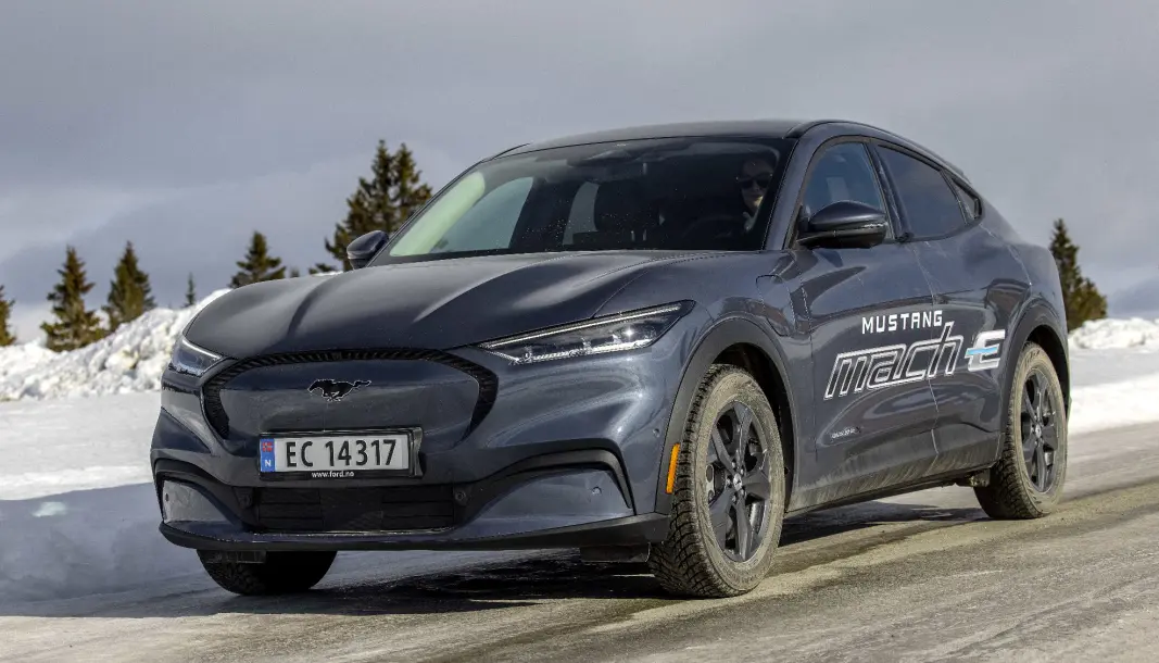 KOM LANGT: Ford Mustang Mach-E med bakhjulsdrift. KOM LANGT: Ford Mustang Mach-E med bakhjulsdrift.