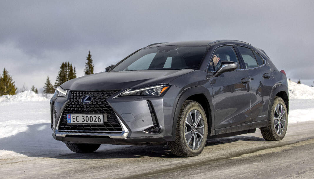 BEGRENSET: Lexus UX300e fungerer best på litt kortere turer. BEGRENSET: Lexus UX300e fungerer best på litt kortere turer.